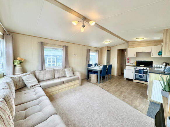 Holiday Lodges Available , Oaklands Holiday Park, Clacton-on-Sea, Essex, CO16 8HW photo 5