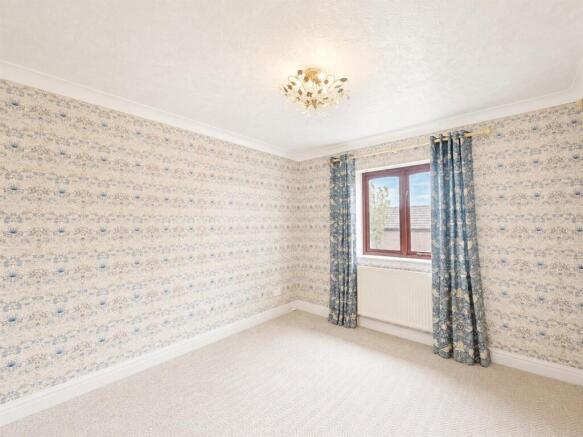3 bed Detached for sale Image 9