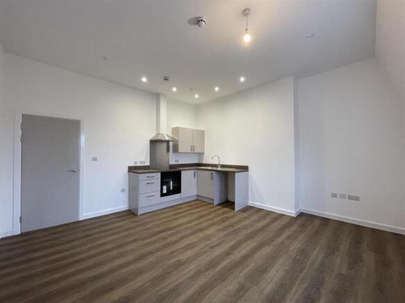 15 bed Block of Apartments for sale Image 5