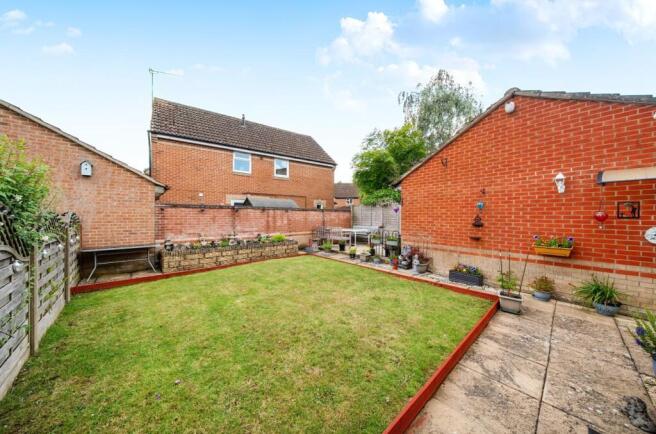 10 Peartree Close