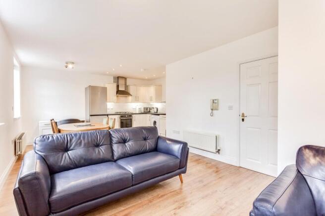 2 bed Apartment for sale Image 4