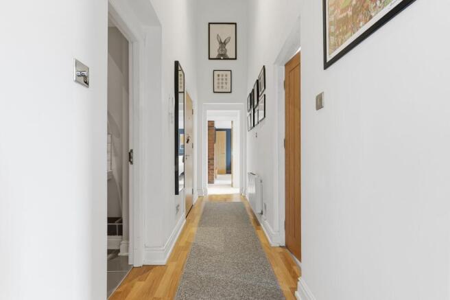 3 bed Apartment for sale Image 12