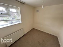 22, Wodecroft Road, Luton LU3 2EY