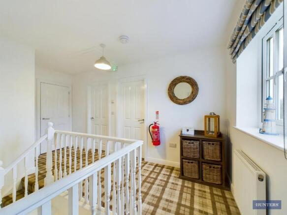 4 bed Detached for sale Image 9