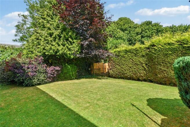 5 bed Detached for sale Image 8