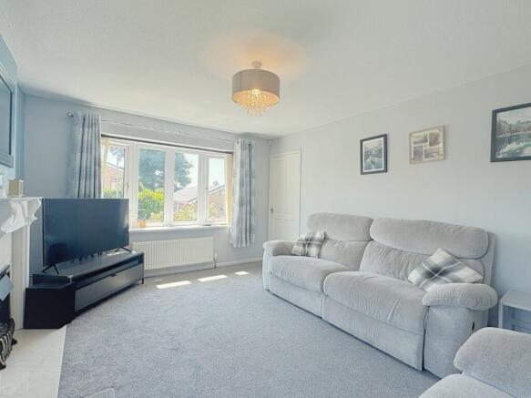 Moffat Close, Wibsey, Bradford, BD6 photo 4
