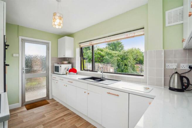 22 Newmar Road-5.jpg