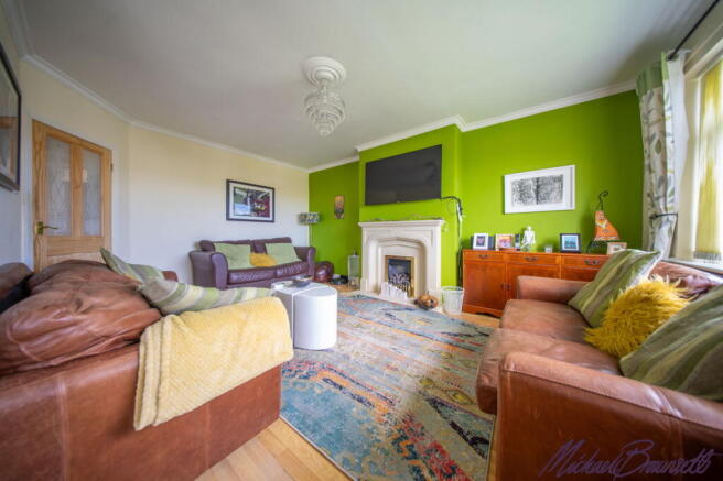4 bed Semi-Detached for sale Image 6