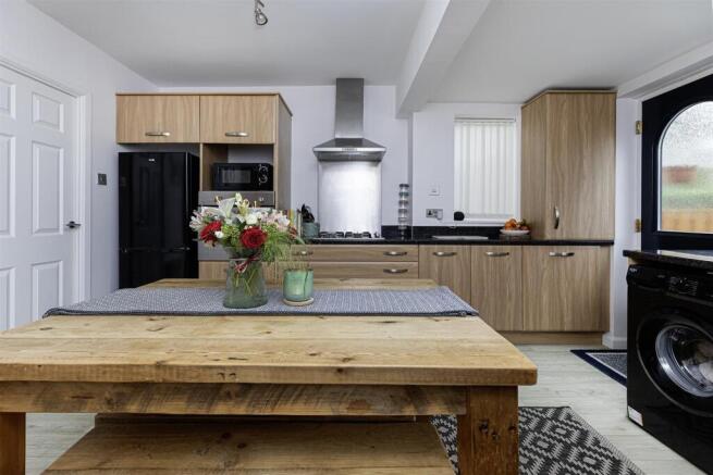2 bed Terraced for sale Image 12
