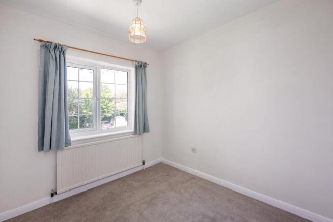 4 bed Detached for sale Image 8