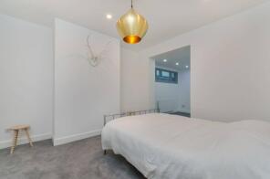 Flat B, 105, Albert Bridge Road, London SW11 4PF