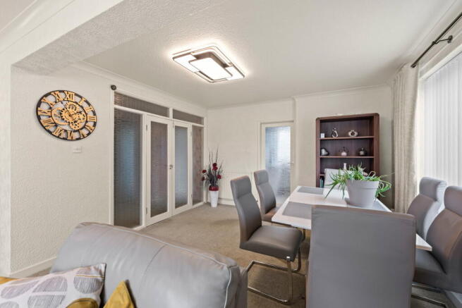 2 bed Ground Flat for sale Image 5