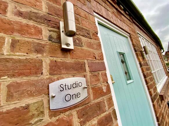 1 Park Flats, Park Alley