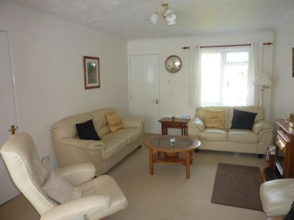 LOUNGE AREA