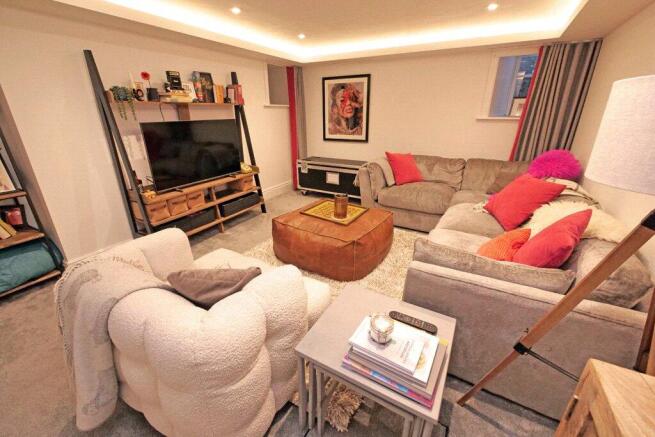 3 bed Terraced for sale Image 8
