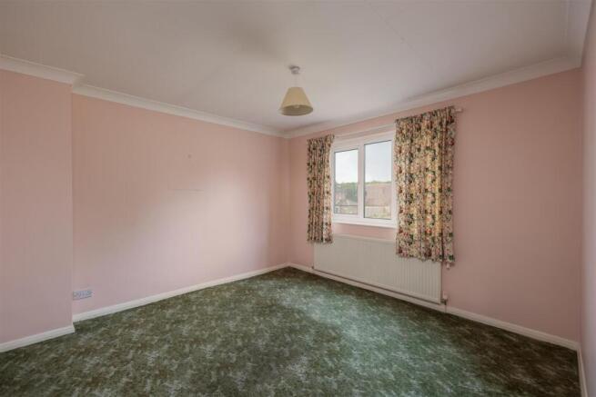 3 bed House for sale Image 11
