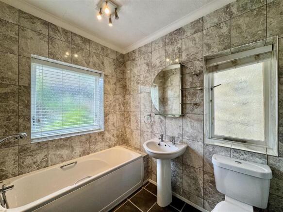 3 bed Semi-Detached for sale Image 4