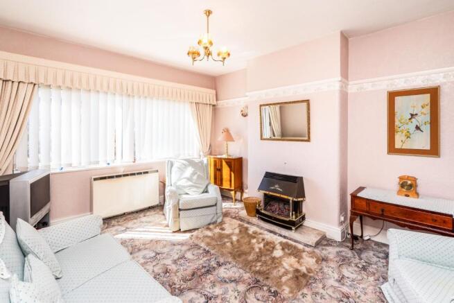 Lounge/Dining Room