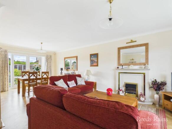 3 bed Semi-Detached for sale Image 6
