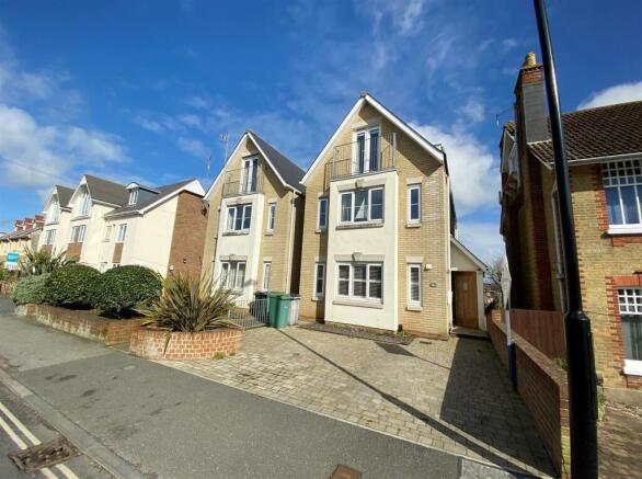 32a Newport Road new.jpg