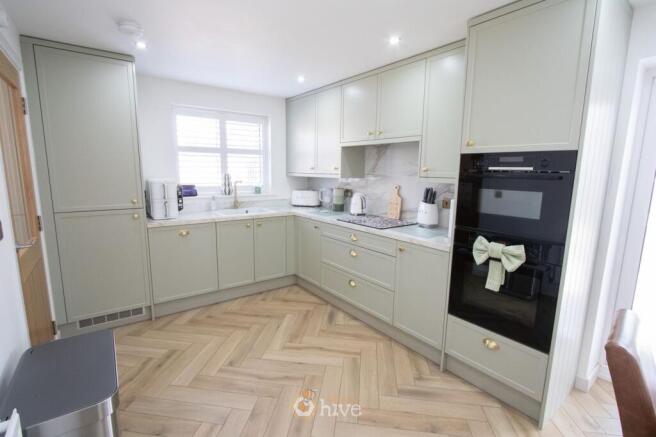 4 bed Detached for sale Image 5