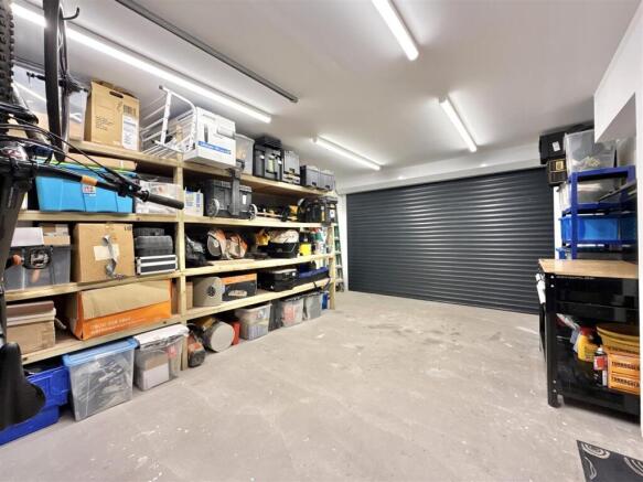Large Garage.jpeg