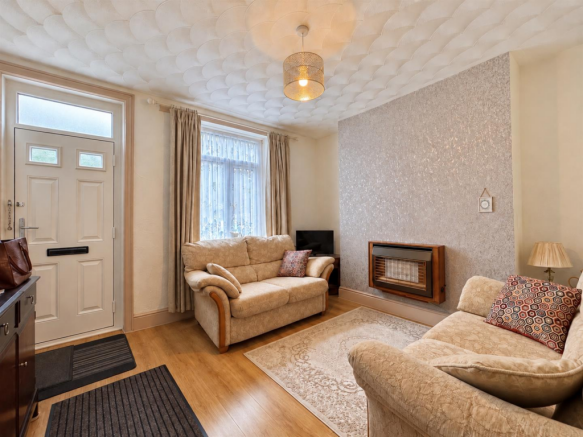 ENTRANCE LOUNGE