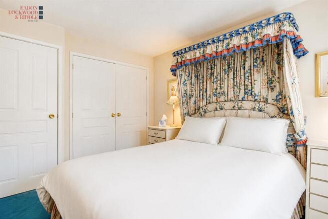 3 bed House for sale Image 10