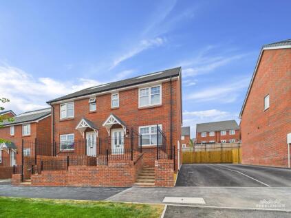 Heol Lowri, Pontrhydyrun , Cwmbran