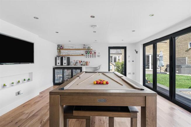 Violet Close, Ambrosden, Bicester photo 4