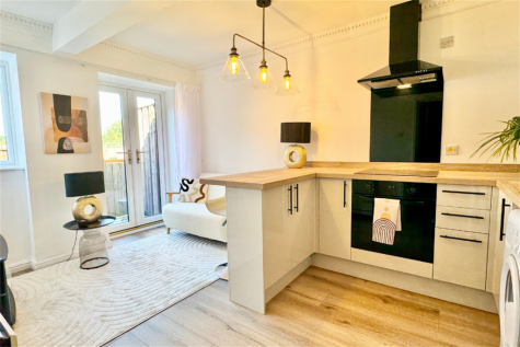 9 The Victor, Leen Court, NG7 2HY