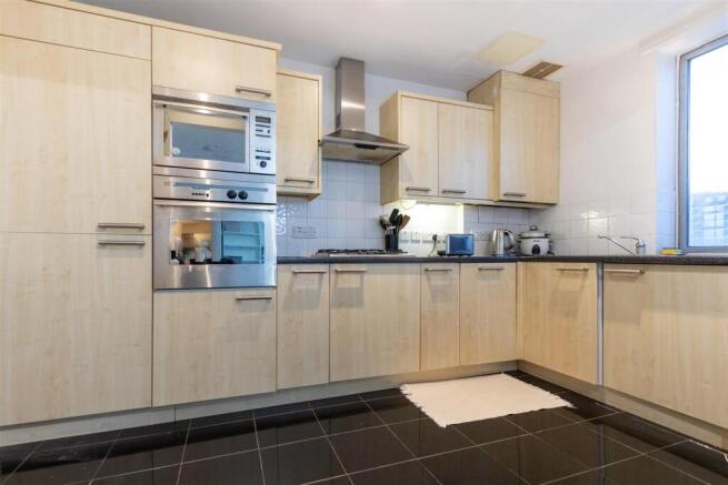 kitchen (1 of 1).jpg
