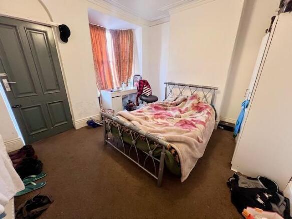 4 bed House to rent Image 7