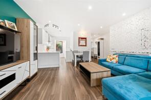 6, 63a Wimbledon Court, Kingston Road, Wimbledon, London SW19 1JN