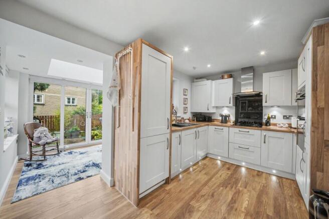 2 bed Semi-Detached for sale Image 11