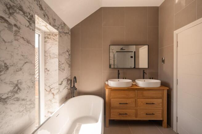 Bed 1 En-Suite