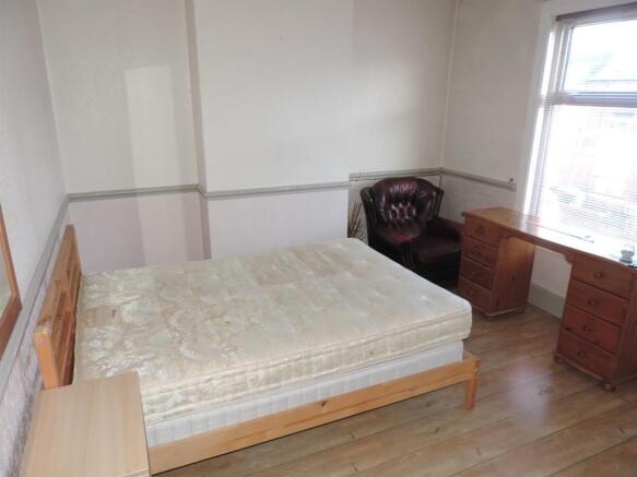 Lounge / Bedroom one