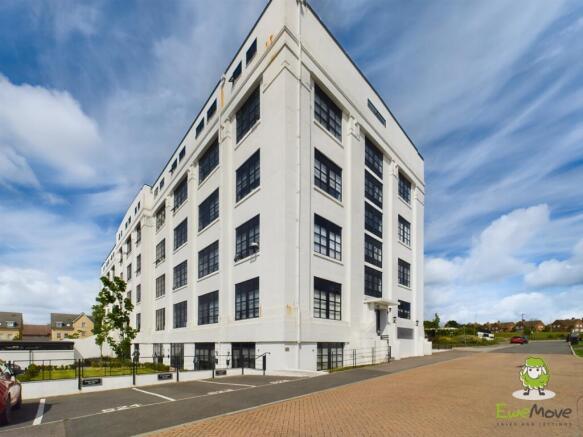 EweMove Estate Agents Basingstoke - 86 Lilly Court