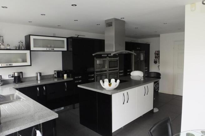 kitchen/dining room
