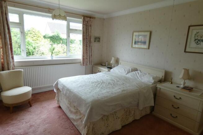 BEDROOM 2