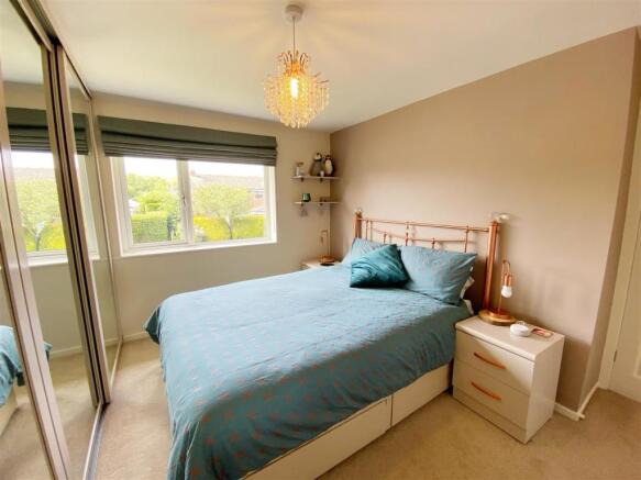 Bedroom 1 pic 2.jpg