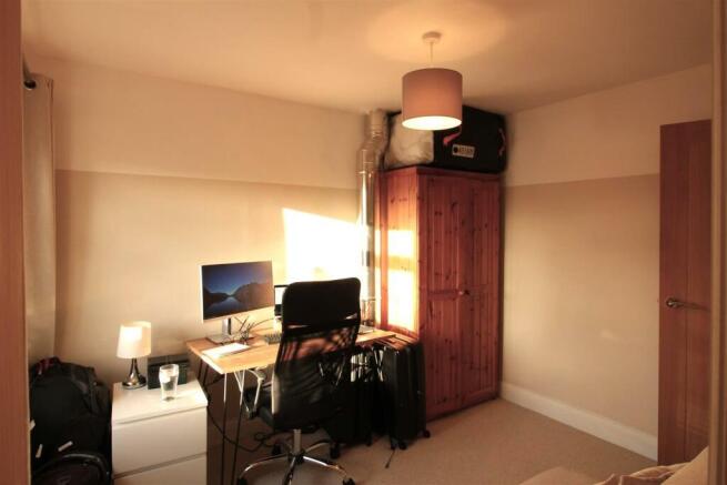 BEDROOM 2