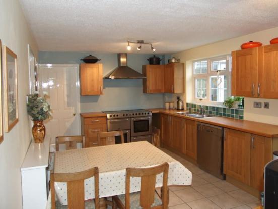 DINING  KITCHEN
