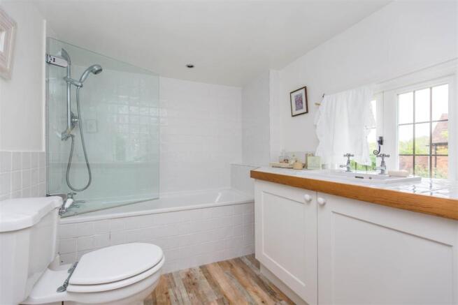 Bathroom.jpg