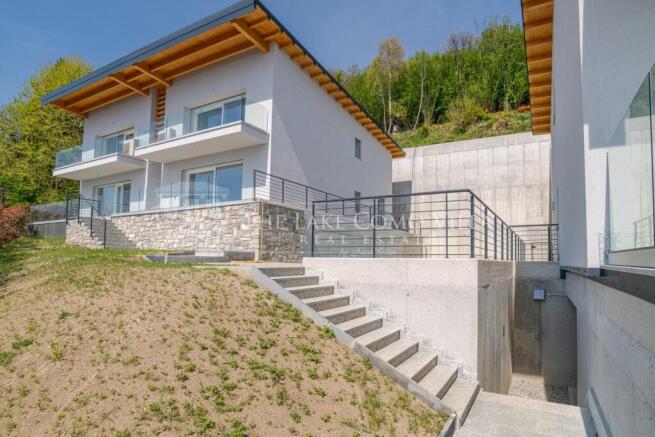 the lake como villa- complesso vercana via antonio