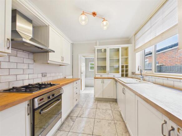 3 bed Terraced for sale Image 5