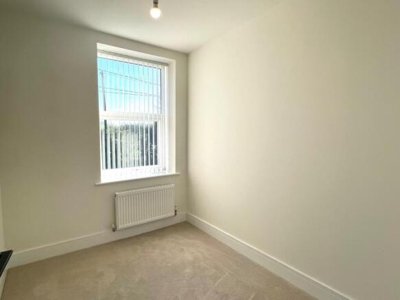 3 bed House to rent Image 9
