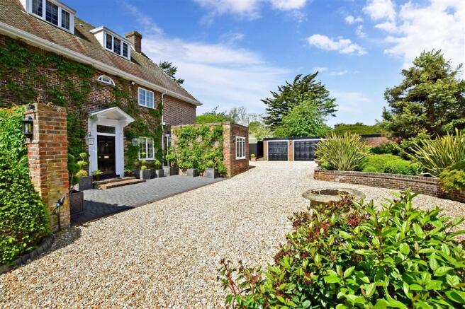 Driveway/Parking