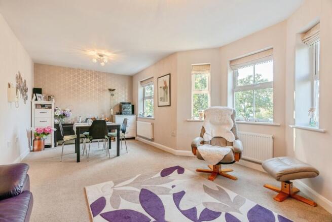 2 bed Flat for sale Image 9