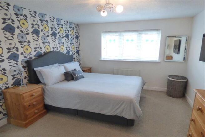 Bed 1 b